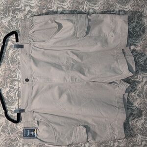 NWT Roundtree & Yorke Cargo Shorts Size 48
